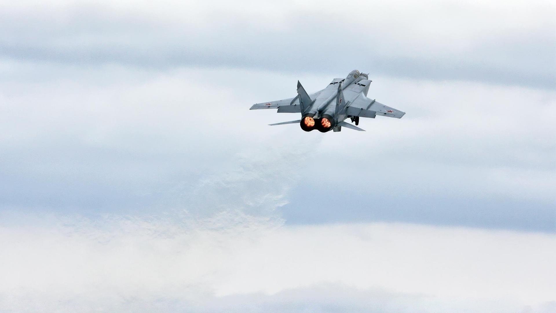 女子篮球联赛精彩对抗,女子篮球比赛录像回放